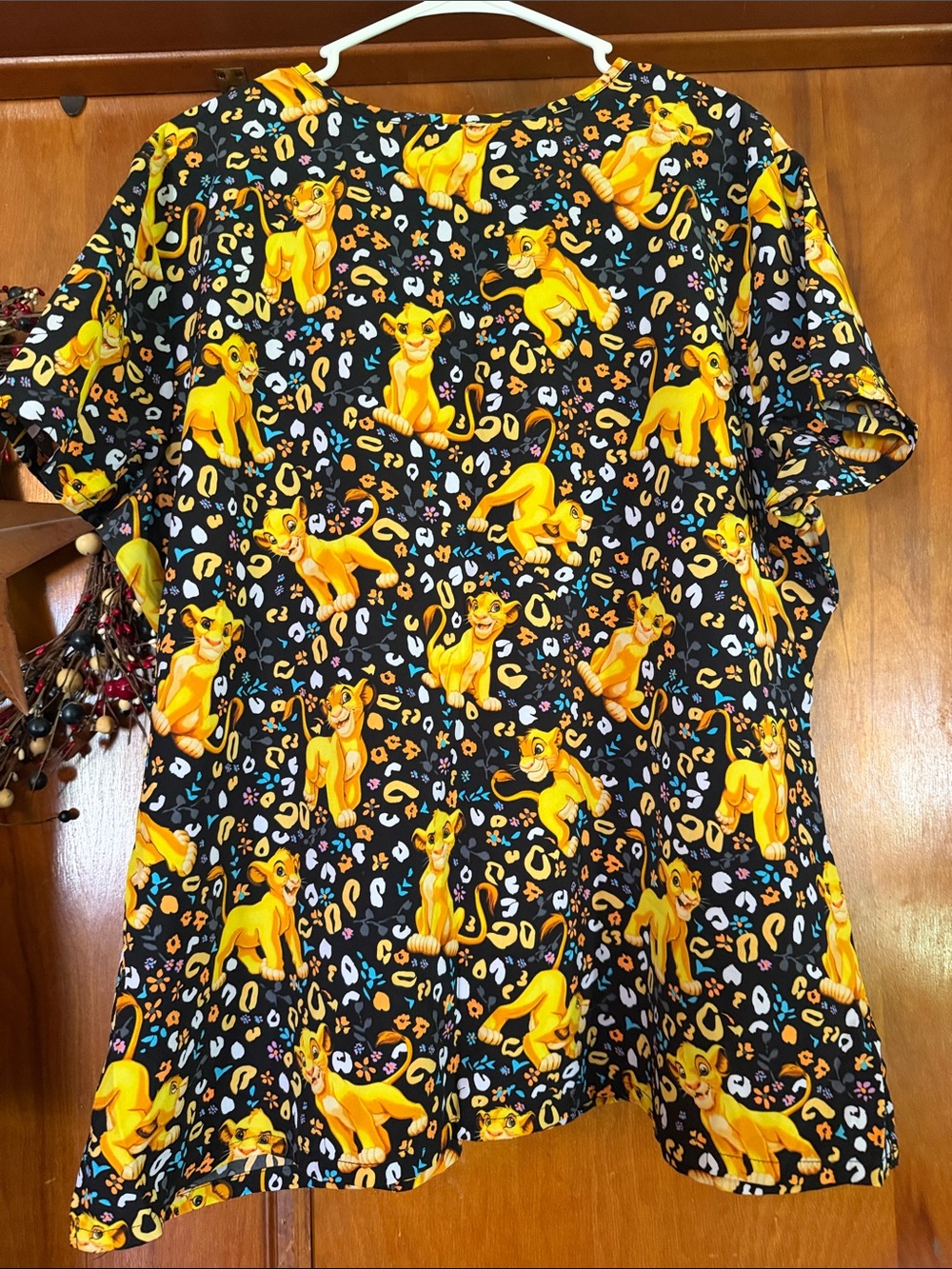Black Simba Print scrub Top - Yellow Character Pattern - Picture 2 of 2